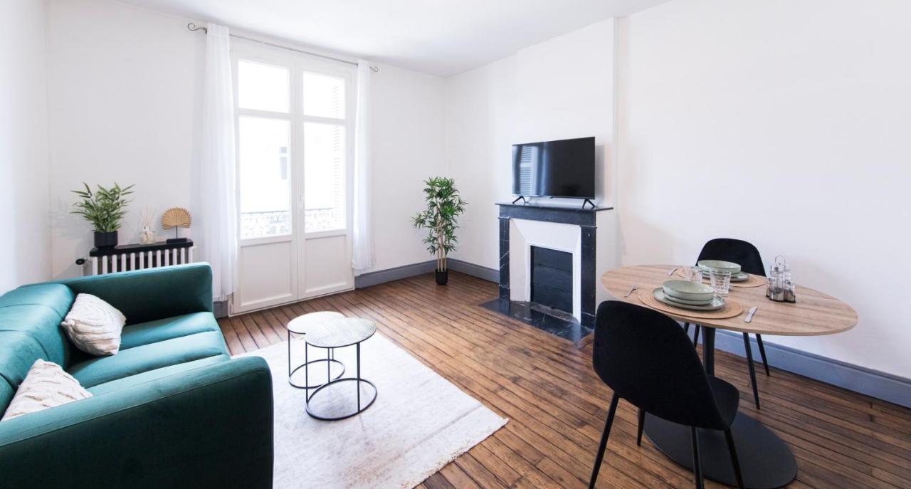 Appartement Avec Balcon A 250 M De La Gare, Hyper Centre Тур Экстерьер фото