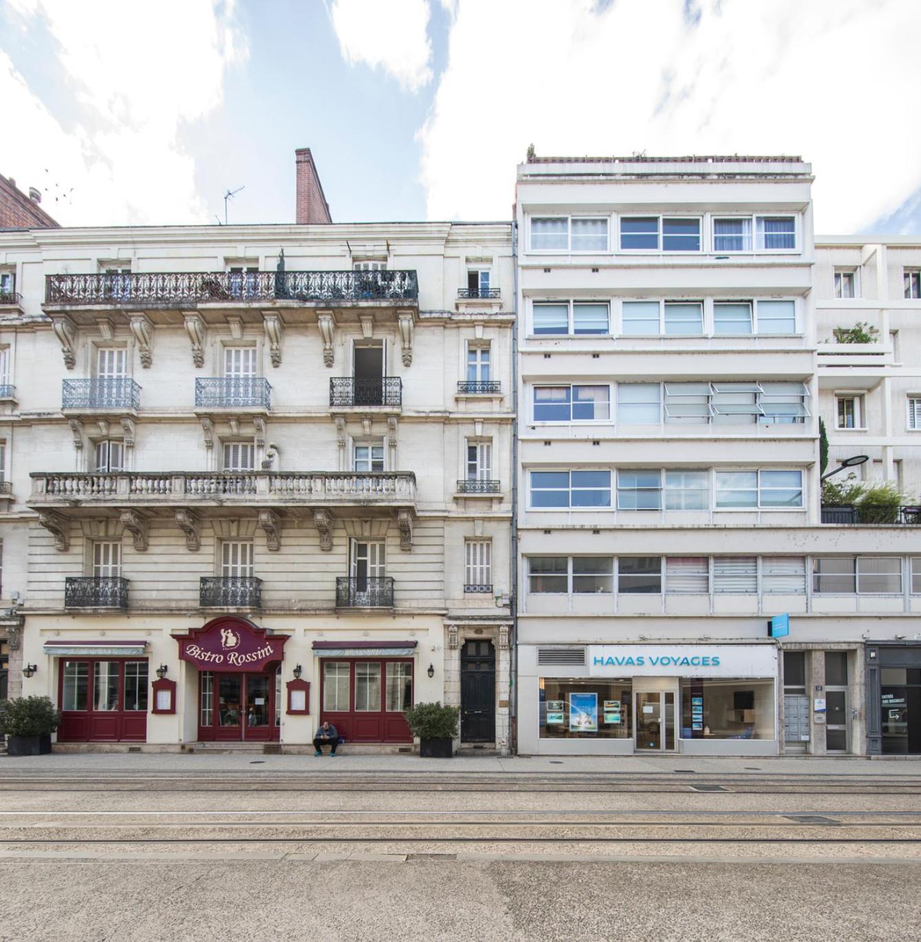 Appartement Avec Balcon A 250 M De La Gare, Hyper Centre Тур Экстерьер фото